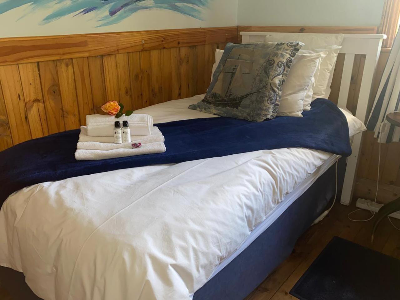 Peerboom Guesthouse เฟอรีส์เบิร์ก ห้อง รูปภาพ